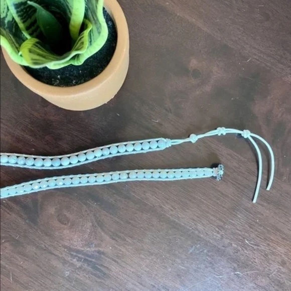 Victoria Emerson Marble on White 3-Wrap Bracelet - Picture 3 of 8